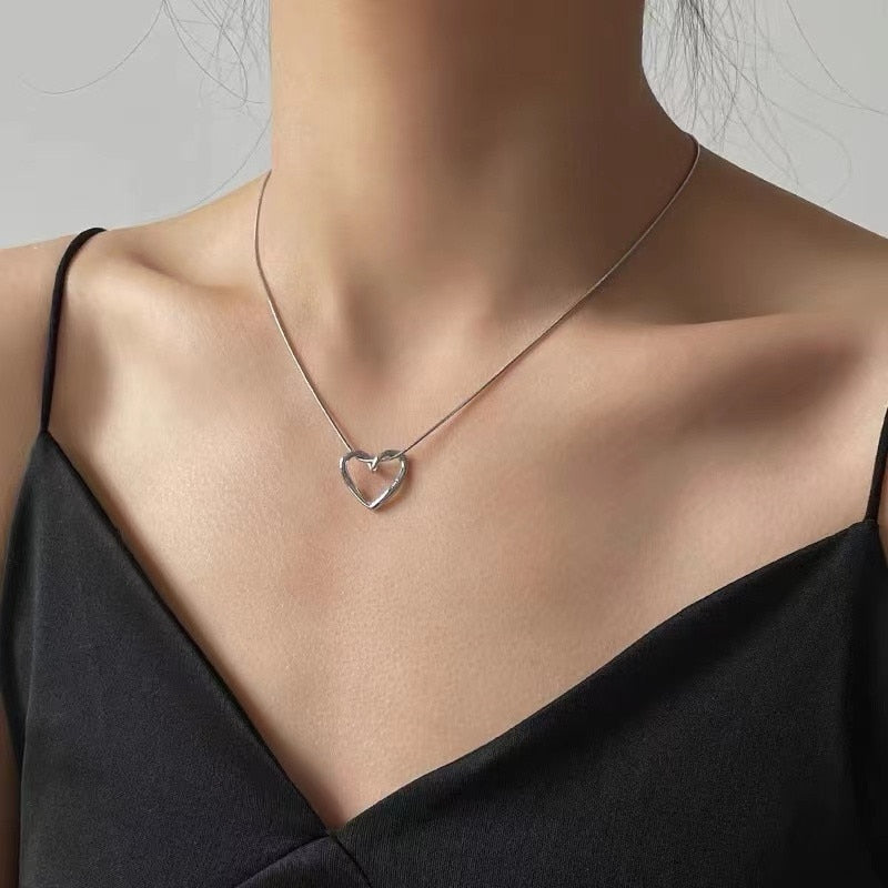 Skhek Temperament Inlaid Zircon Crystal Necklace Suitable for Personalized Women Stainless Steel Collarbone Chain Necklace Jewelry