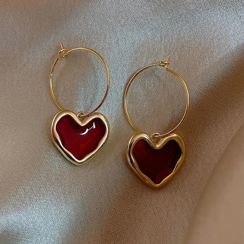 Skhek Trendy Vintage Heart Earring Women Classic Black White Stud Earrings Female Fashion Earrings Female Jewelry 2023 Gift