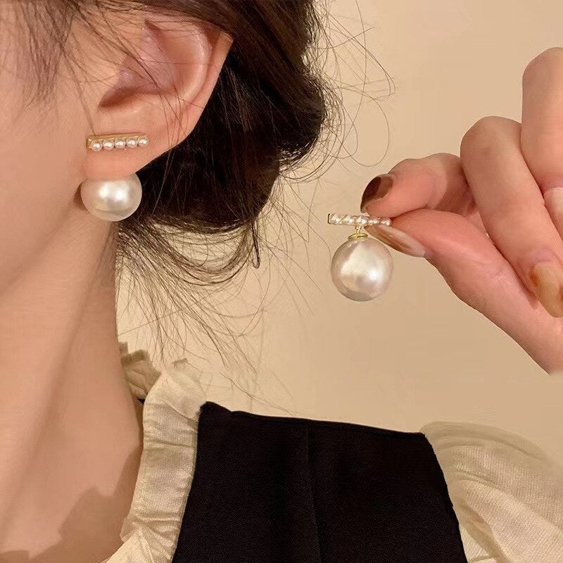 Skhek 2023 New Design Irregular Triangle Gold Pearl Stud Earrings for Women Korean Crystal Fashion Jewelry Girls Unusual Accessories