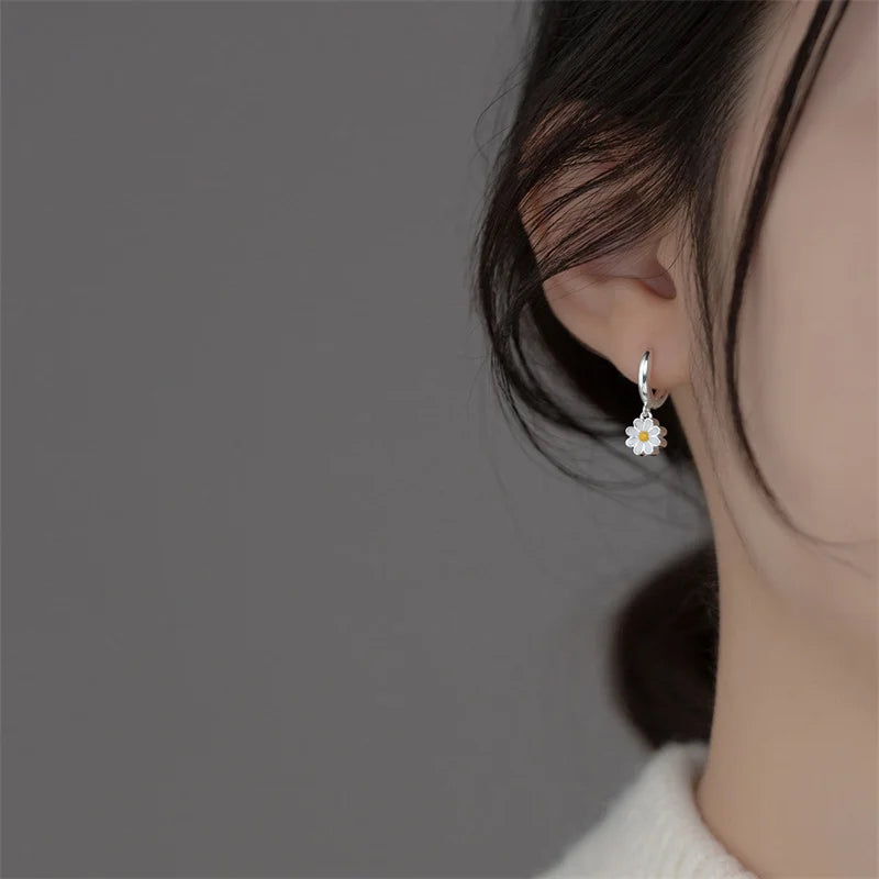 SKHEK 2023 New Daisy Flower Pendant Hoop Earrings For Women Korean Sweet Cute Hanging Earrings Girl Wedding Party Jewelry Gift