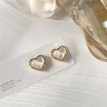 Load image into Gallery viewer, Skhek Trendy Vintage Heart Earring Women Classic Black White Stud Earrings Female Fashion Earrings Female Jewelry 2023 Gift