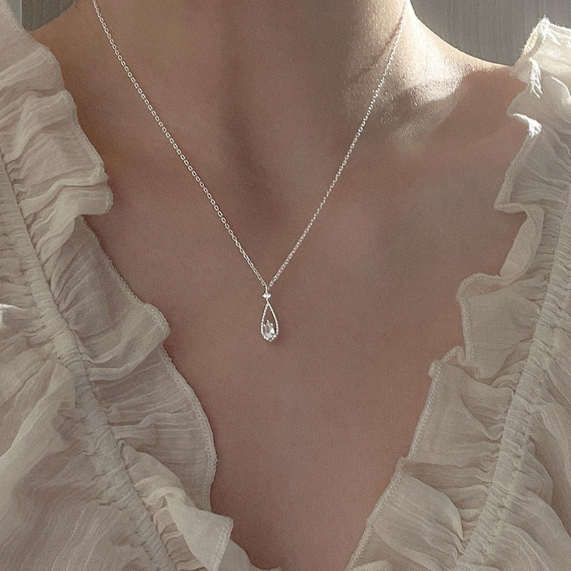Skhek French Vintage Shining Zircon Water Drop Pendant Necklace Fairy Female Gold Color Silvery Simple Clavicle Chain Necklace Jewelry