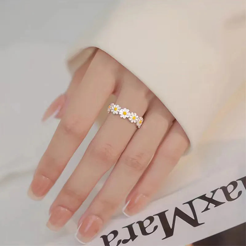 SKHEK Cute Daisy Flowers Rings For Women Sweet Girls Exquisite Enamel Sunflower Open Ring 2022 Korea New Trend Jewelry Wedding Gift