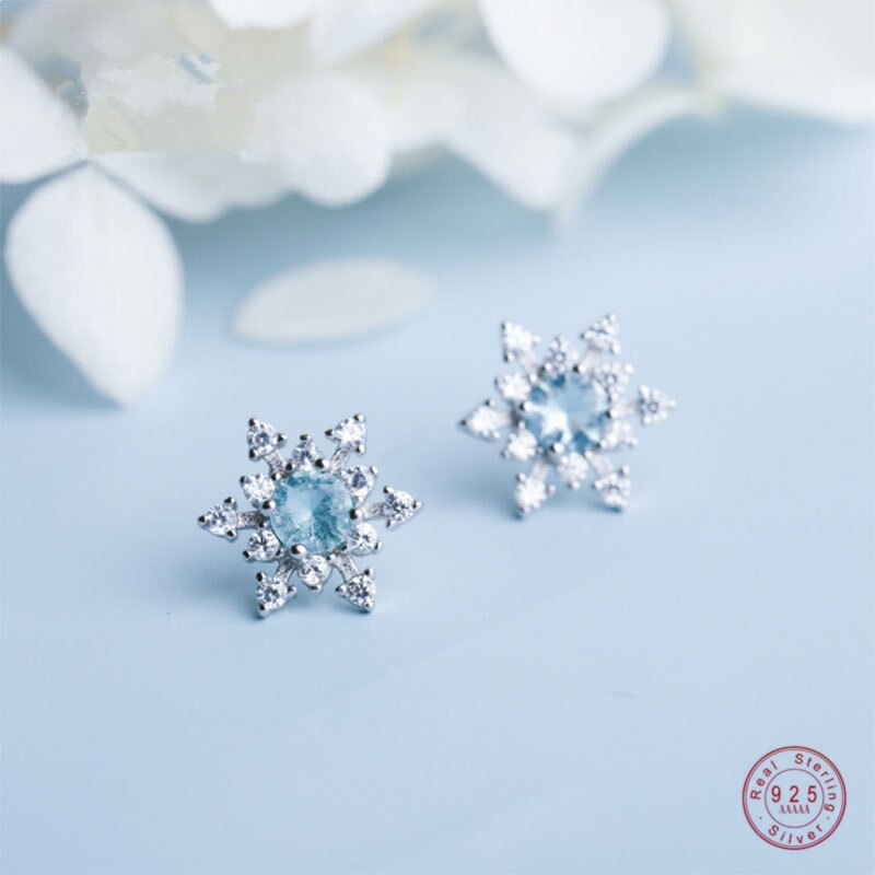 Christmas Gift S925 Sterling Silver Exquisite Winter Snowflake Zircon Stud Earrings Woman Fashion Wedding Engagement Jewelry Accessories