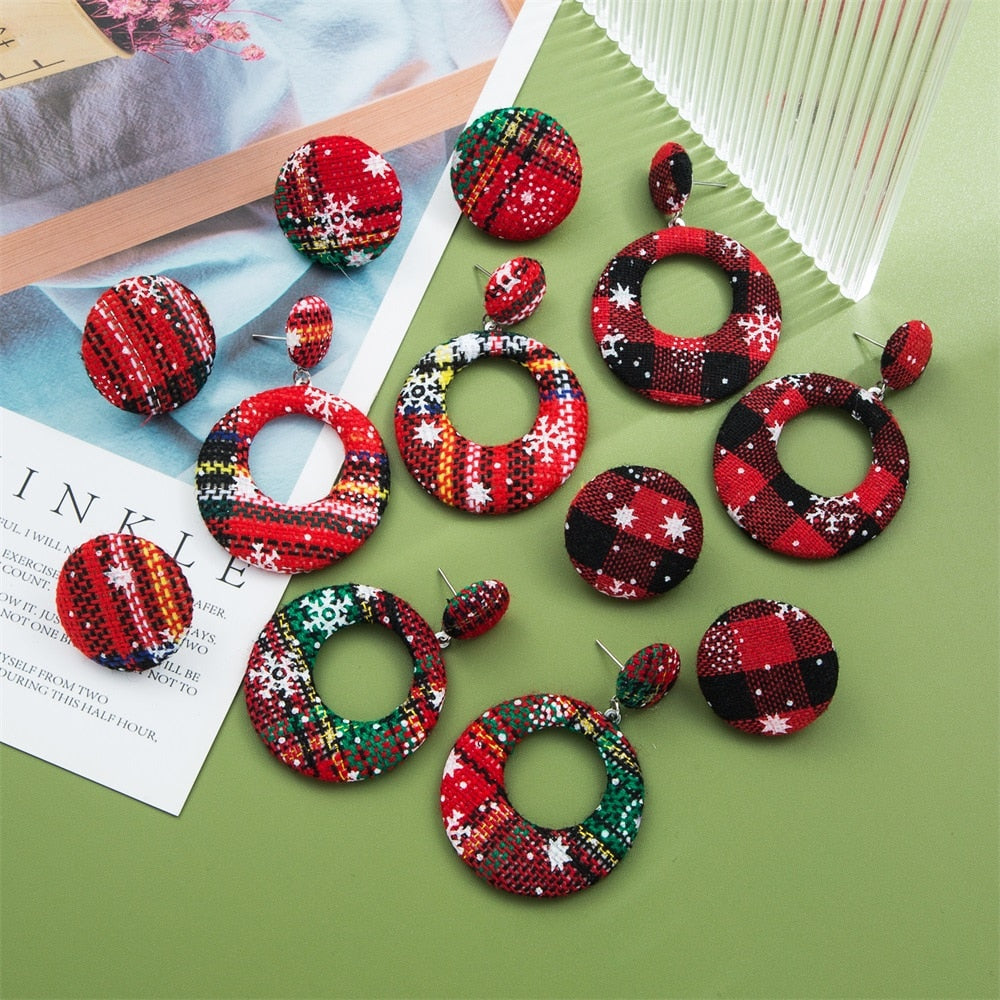 Christmas Gift Fashion Christmas Snowflake Circle Drop Earrings for Women Cotton Red Green Hollow Circle Drop Earrings Winter Christmas Jewelry