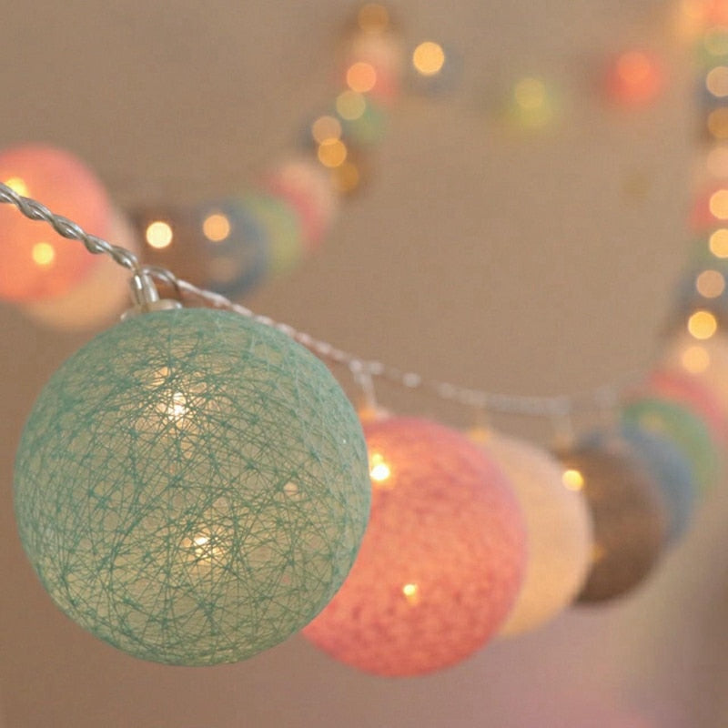 Christmas Gift 20 LED Cotton Ball Garland String Lights Christmas Fairy Lighting Strings for Outdoor Holiday Wedding Xmas Party Home Decoration