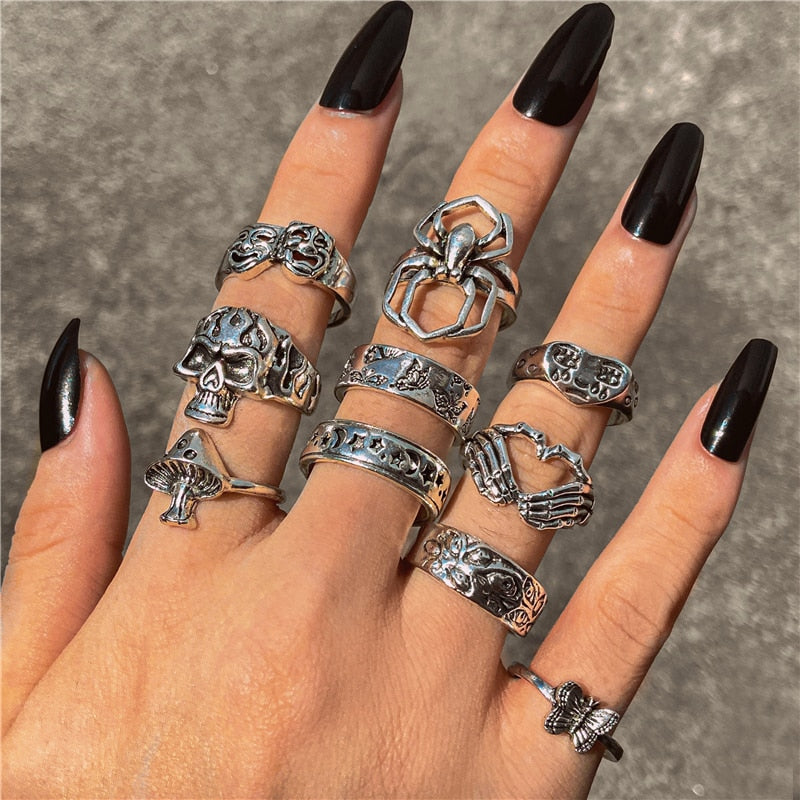 Skhek Punk Gothic Heart Ring Set for Women Black Dice Vintage Spades Ace Silver Plated Retro Rhinestone Charm Billiards Finger Jewelry