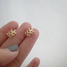 Load image into Gallery viewer, MENGJIQIAO 2020 New Delicate Zircon Cute Metal Leaf Ear Clips For Women Fashion No Piercing Fake Cartilage Ear Jewelry