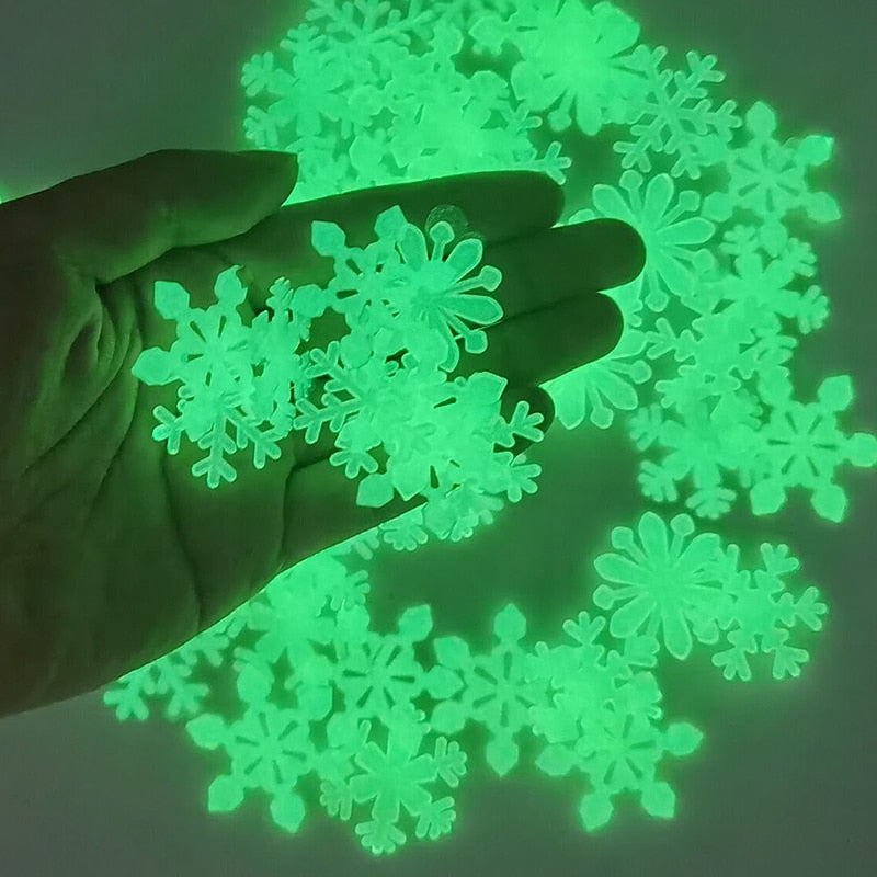 50pcs 3D Snowflake Luminous Wall Sticker Fluorescent Glow In The Dark Wall Decor for Home Kids Room Bedroom Christmas Decor