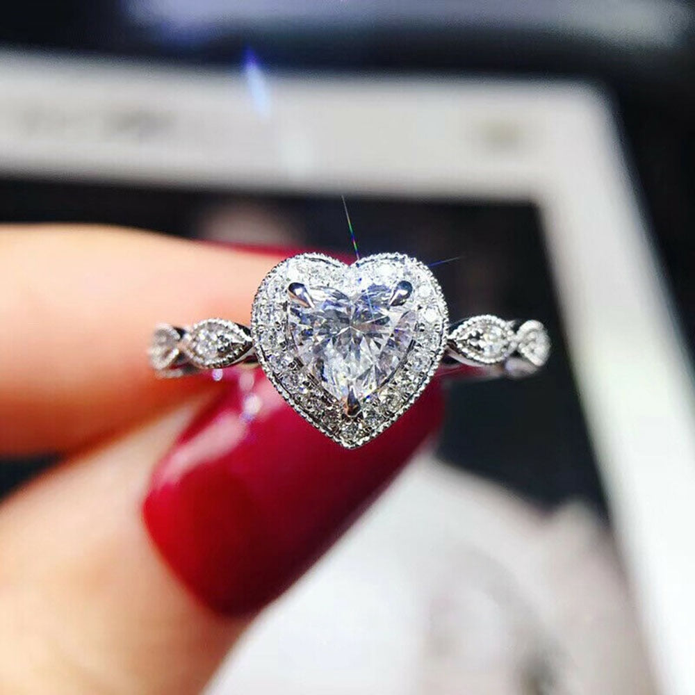 Fashion Wedding Zircon Hollow Heart Finger Ring for Women Claws Mosaic Bride Dazzling Love Token Gift for Wife Lover