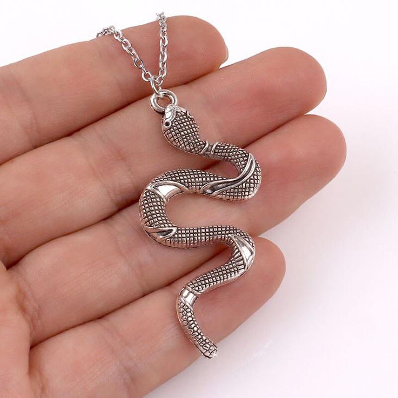 Snake Necklace For Women New Animal Snake Dangle Pendant Necklaces Minimalist Style Trendy Female Christmas Jewelry Bijoux Gift