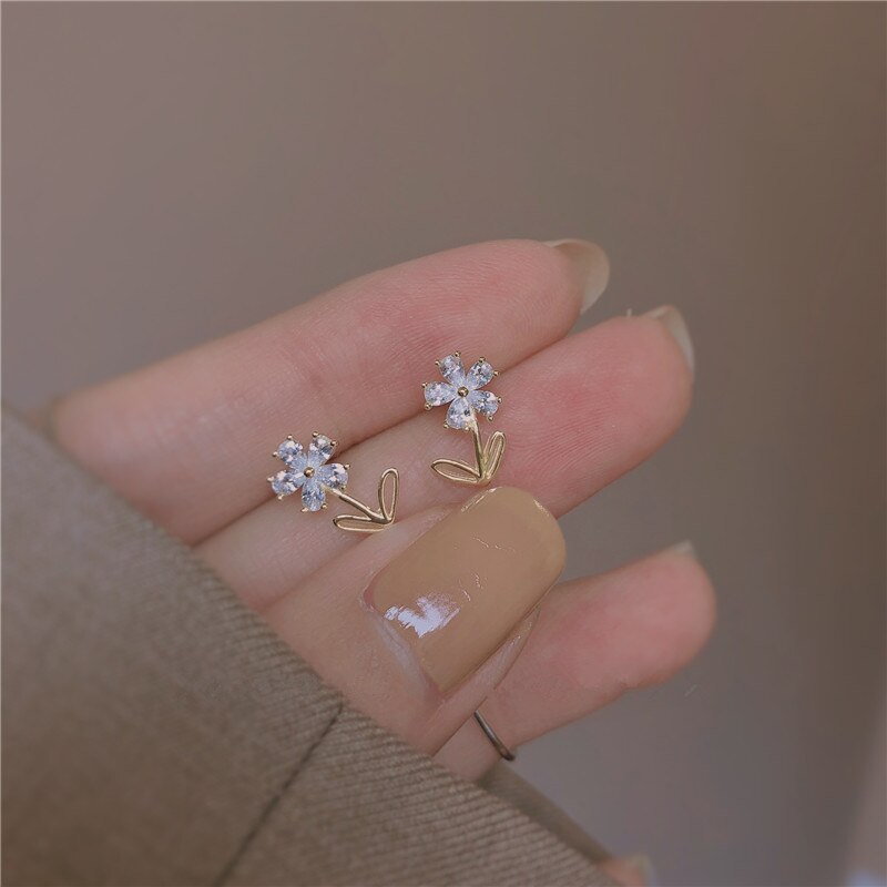 Skhek Christmas Gift 925 Sterling Silver Korean Simple Crystal Flower Plating 14k Gold Stud Earrings Women Fashion Classic Wedding Gift Jewelry