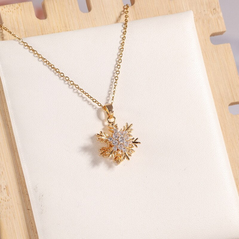 Christmas Gift New Elegant Blue Rhinestone Snowflake Pendant Necklace for Women Fashion Crystal Zircon Clavicle Chain Christmas Jewelry Gifts