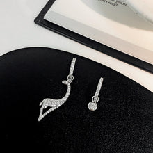 Load image into Gallery viewer, Christmas Gift Vintage Cubic Zirconia Elk Stud Earrings For Women Silver Color Crystal Rhinestone Deer Earrings Kids Christmas Brinco Jewelry