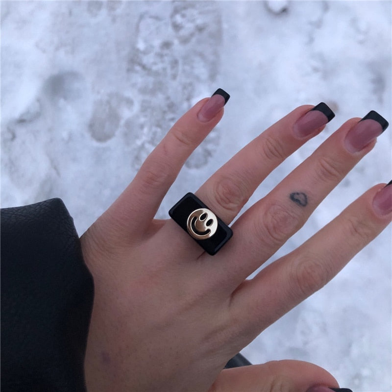 SKHEK 2022 New Korean Fashion Simple Punk Smiley Transparent Acrylic Resin Geometric Ring For Women Girls Aesthetic Gift Jewelry 1PC