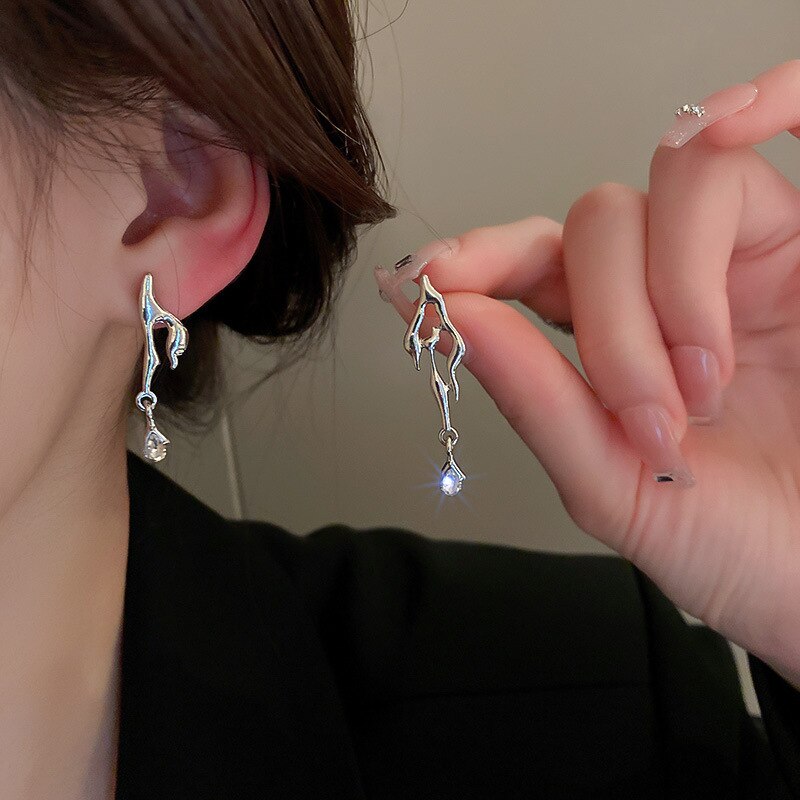 Skhek    New Trendy Silver Color Zircon Star Stud Earrings for Women Girl Shiny Crystal Four-Pointed Star Earrings Wedding Jewelry Party