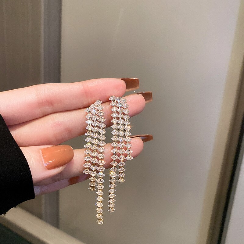 Skhek Fashion Shiny Full Iced Rhinestones Long Tassel Dangle Earrings for Women Bling Crystal Drop Earrings Piercing Ear Jewelry Sets