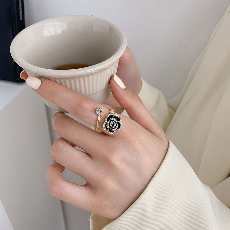 Skhek Korean Black Rose Shaped Metal Opening Rings For Woman Girls Fashion Luxury Zircon Adjustable Index Finger Rings Jewelry Party