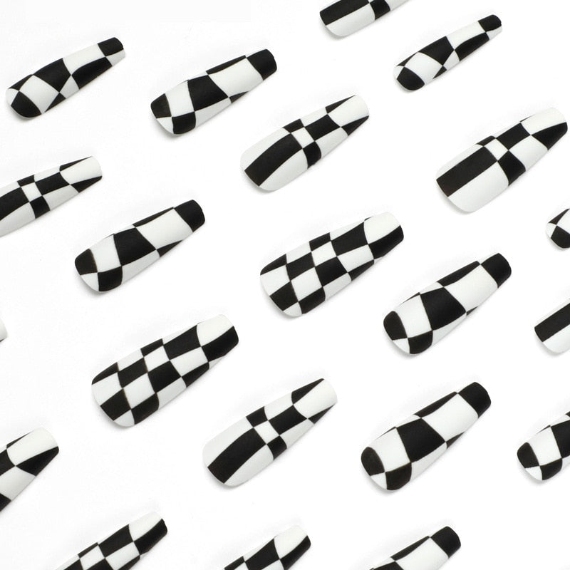 SKHEK Halloween 24Pcs/Box Black And White Checkerboard Detachable And Reusable Fake Nails Set Press On Nails With Designs Full Cover Tips
