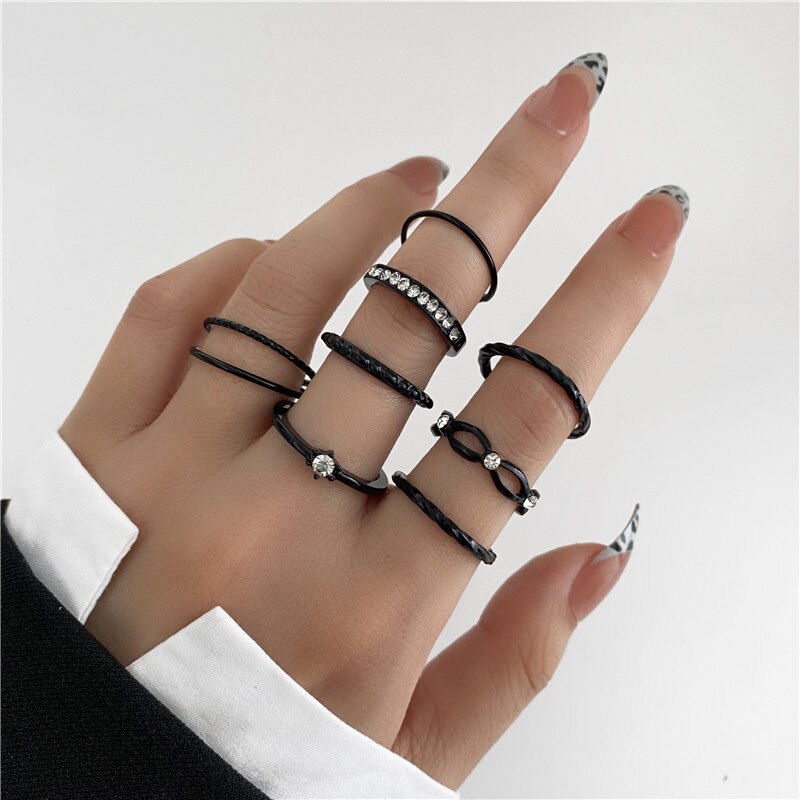 Skhek 11Pcs/Set Punk Geometric Black Rings Set For Women Vintage Animal Snake Butterfly Cross Finger Rings Set Party Jewelry Gifts