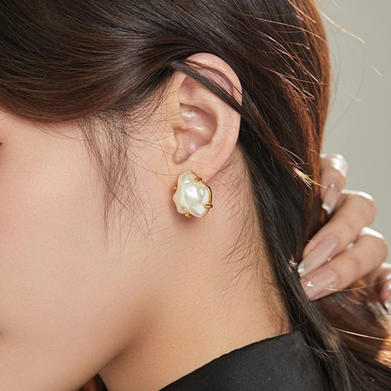 SKHEK HUANQI 2022 New Vintage Resin Irregular Baroque Pearl Metal Temperament Stud Earrings For Women Girls Travel Jewelry Gifts Korea