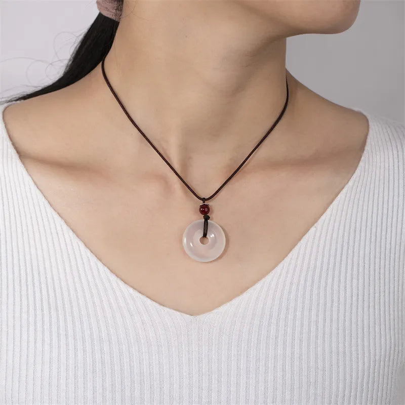 Casual Simple Style Classic Style Circle Synthetic Gemstones Women's Pendant Necklace