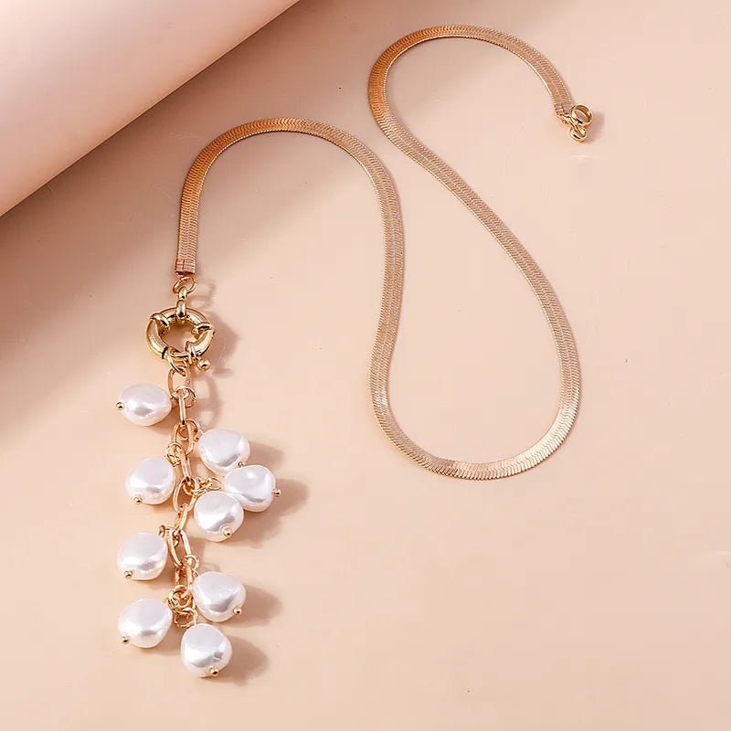 Skhek - Elegant Solid Color Artificial Pearl Zinc Alloy Women's Pendant Necklace